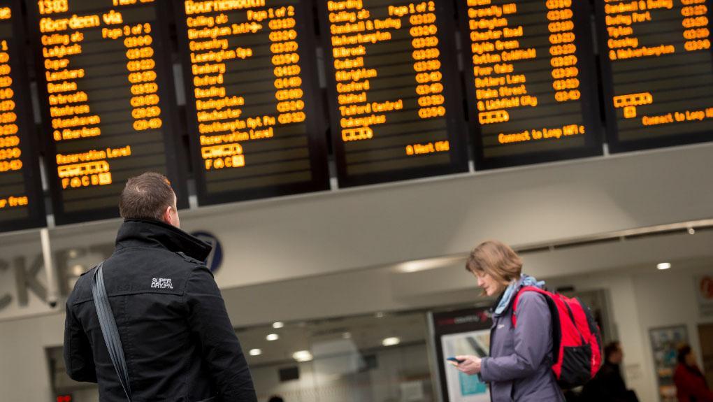 train board at birmingham new street